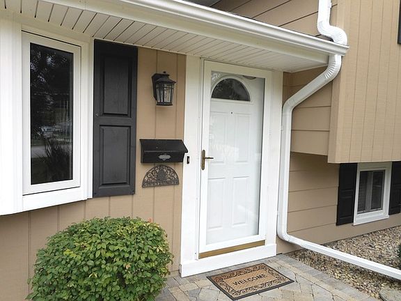 3rd image of 301 Kemah Ln
