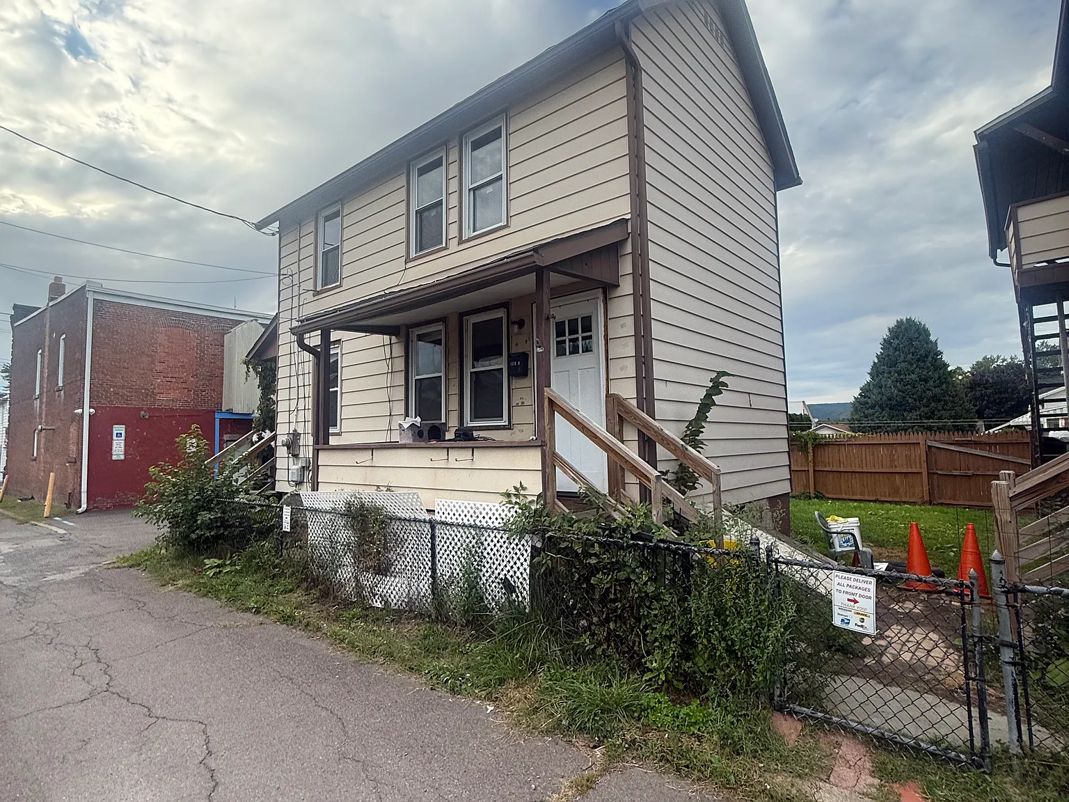 2 bed, 1000 sqft, $1,175 — Photo 1