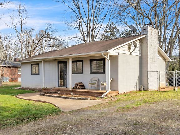 2nd image of 139 Louise Dr