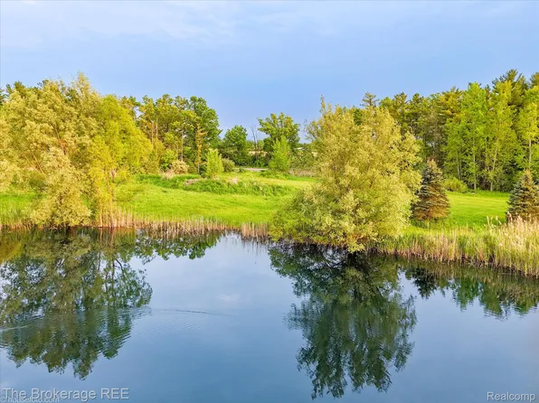 3020 Merwin Rd, Lapeer, MI 48446