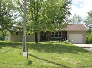 656 S Summit Dr, Holts Summit, MO 65043