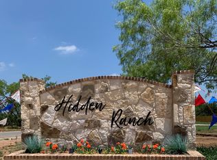 211 Hidden Ranch Ct, Floresville, TX 78114