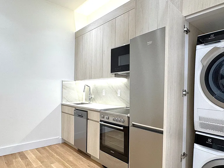 331 Bedford Ave #1 — Photo 5