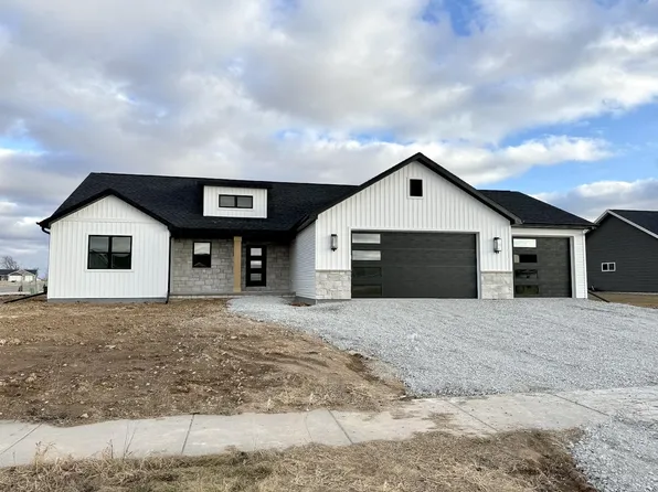 N1152 Alexandra Way, Greenville, WI 54942