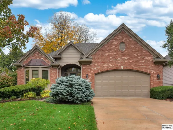 15710 Bedford Ave, Omaha, NE 68116