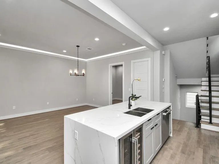 1320 Eberhard St — Photo 20
