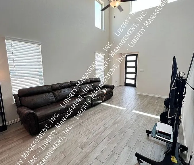 1822 Gabby Cole Ln — Photo 6