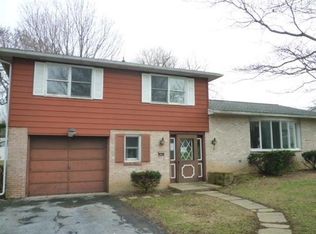19 School Ln, Lebanon, PA 17042