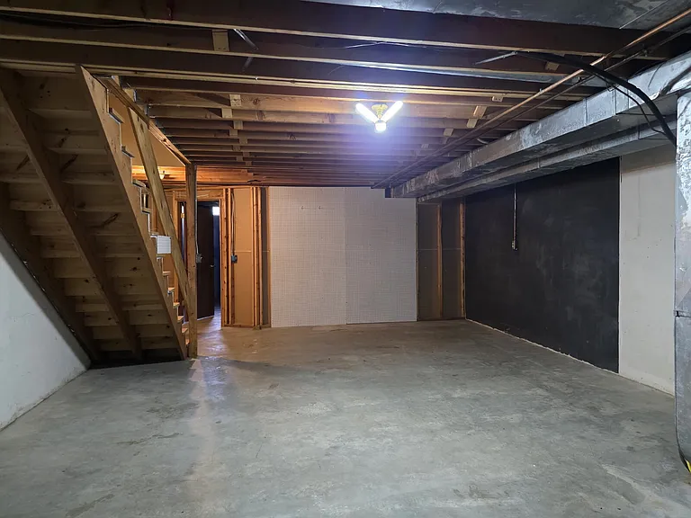1600 E Tracia Ln — Photo 19