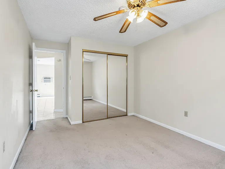 35 Fernview Ave #5 — Photo 16