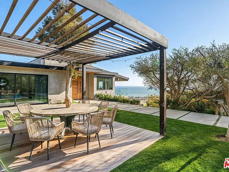 23812 Malibu Crest Dr — Photo 24