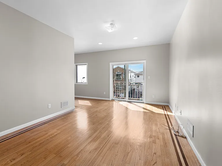 392 Liberty Ave #1 — Photo 12