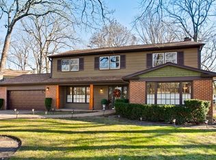 18 Reliance Ln, Lincolnshire, IL