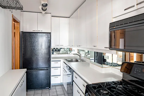 Sold by Stribling | media 11