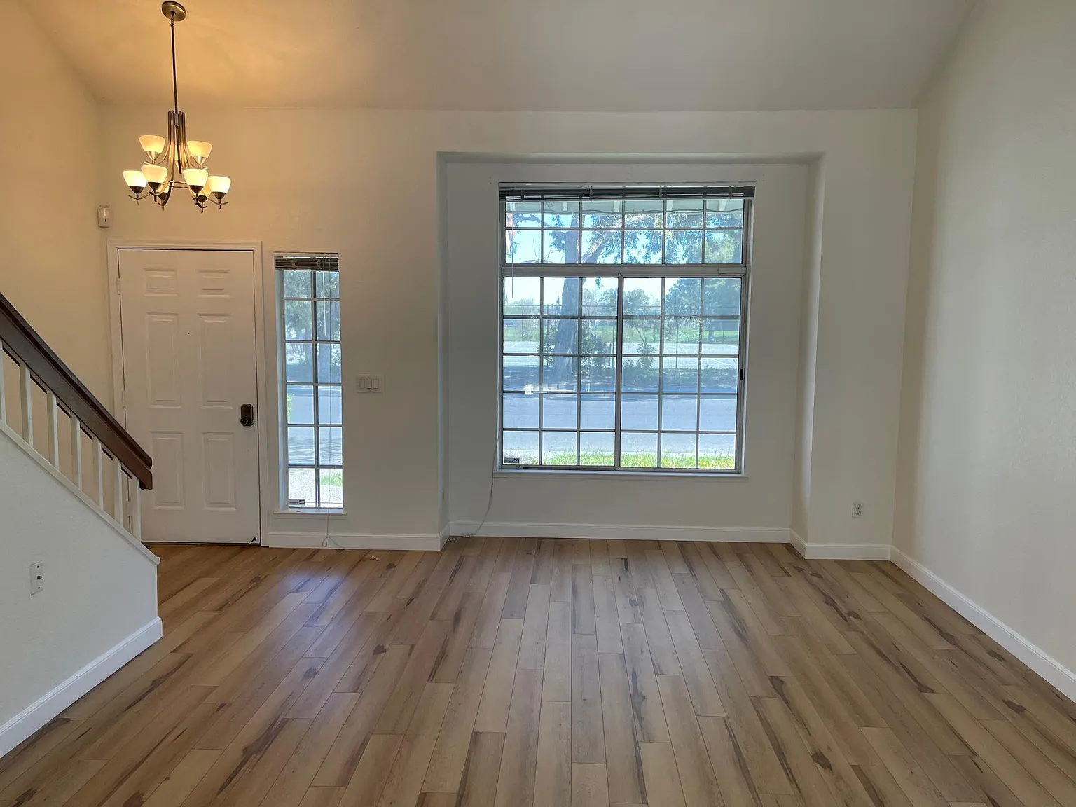 2735 Golden Springs Dr — Photo 2