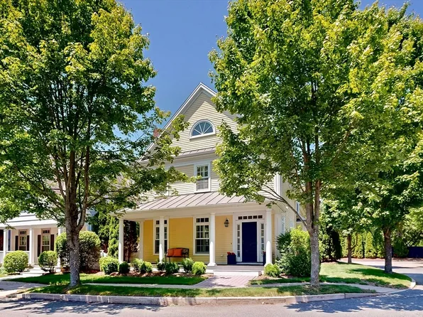5 Maple St, Medfield, MA 02052