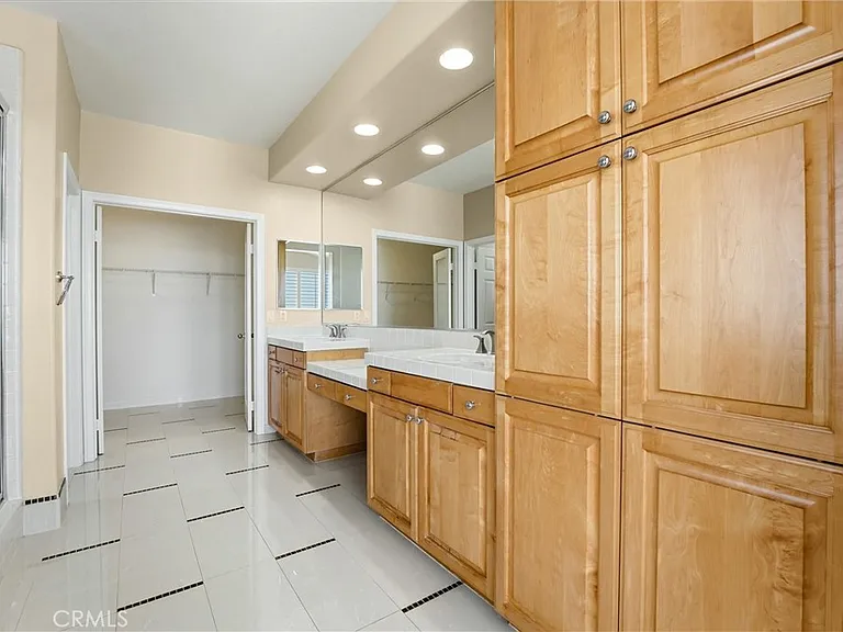 2536 Brennen Way — Photo 35