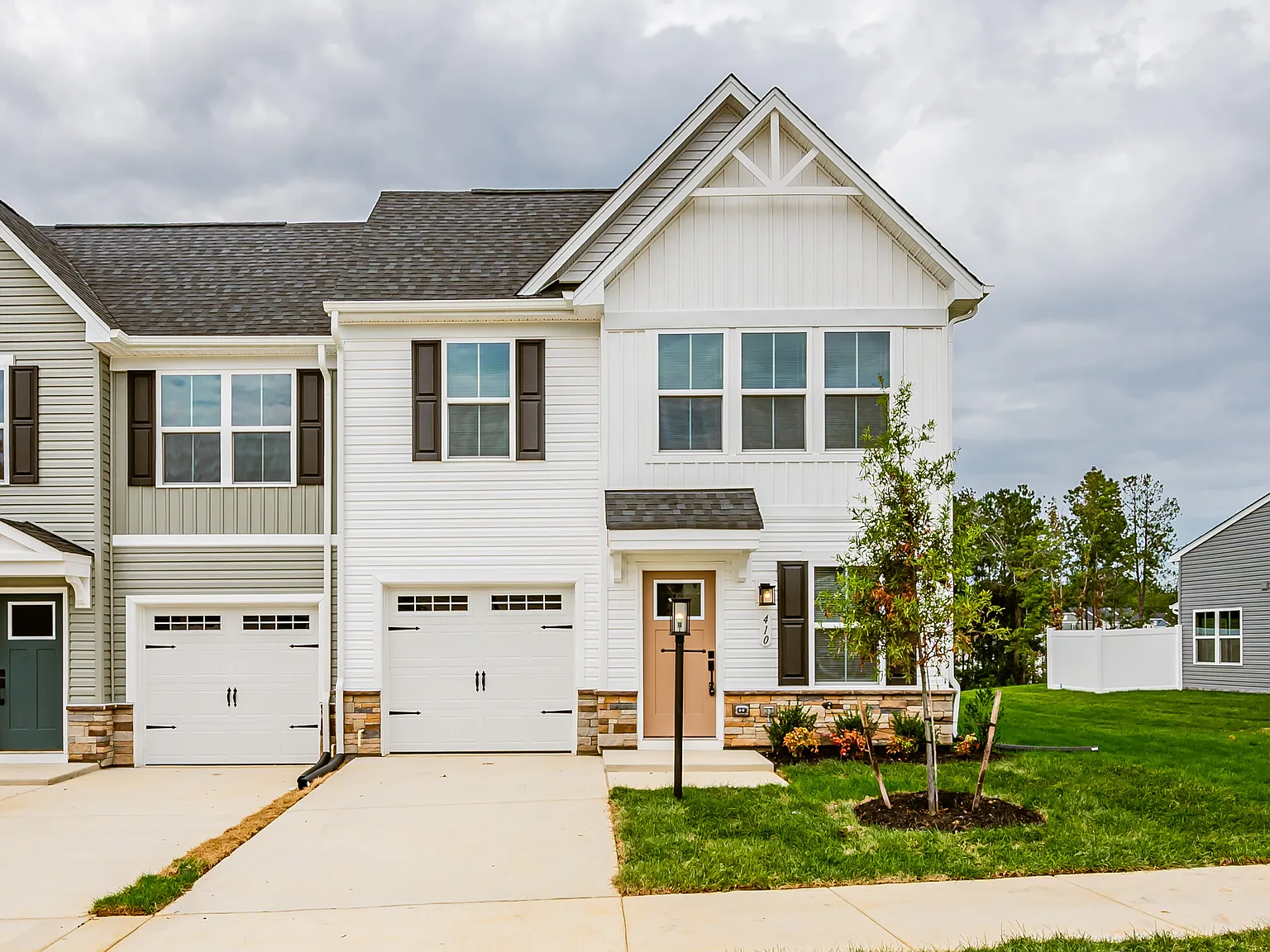 3 bed, 2.5 bath, 1670 sqft, $2,500 — Photo 3