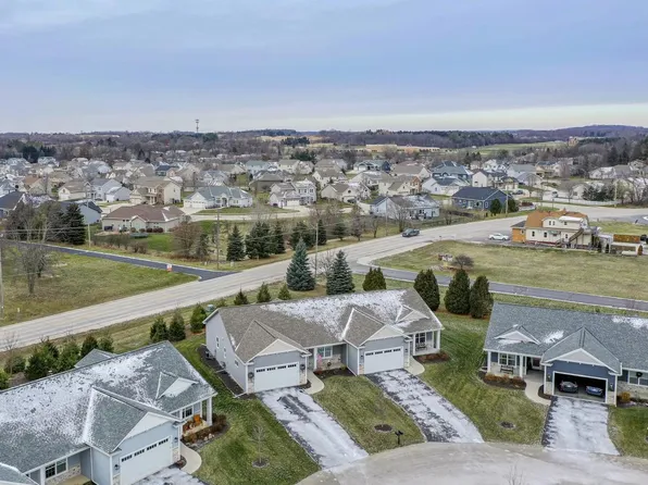 639 Annecy Park CIRCLE #8, Waterford, WI 53185
