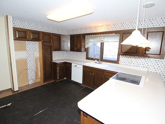 4th image of 97 Birnamwood Dr