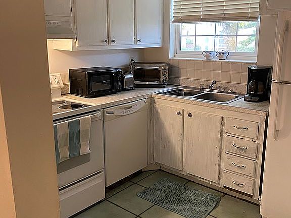 5th image of 3542 41st Ave S APT 157