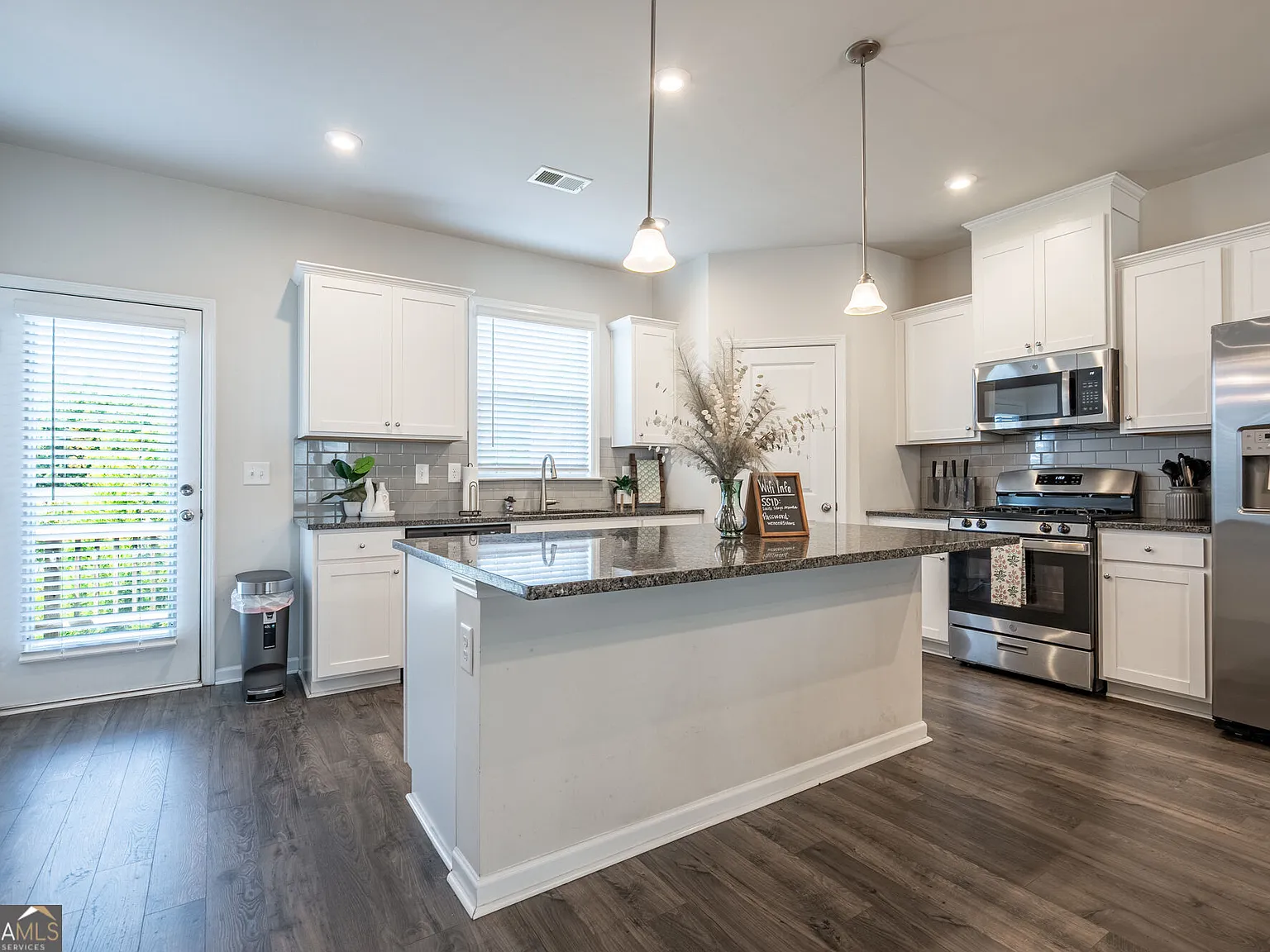 3 bed, 3.5 bath, $5,306 — Photo 3