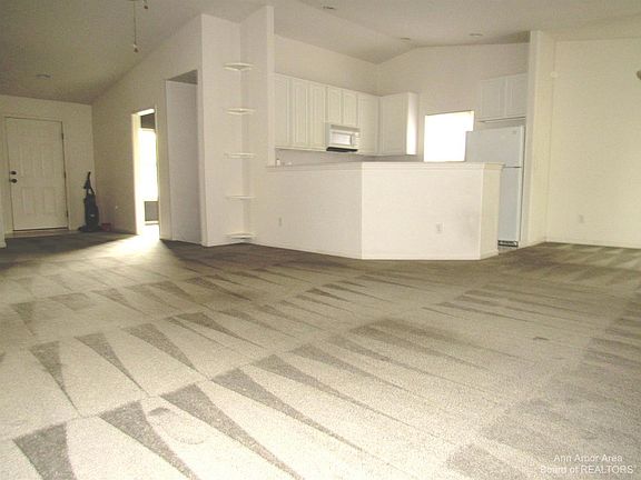 3rd image of 7301 Royal Troon Dr