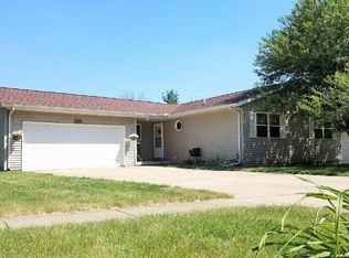 1110 Center St, Mahomet, IL 61853