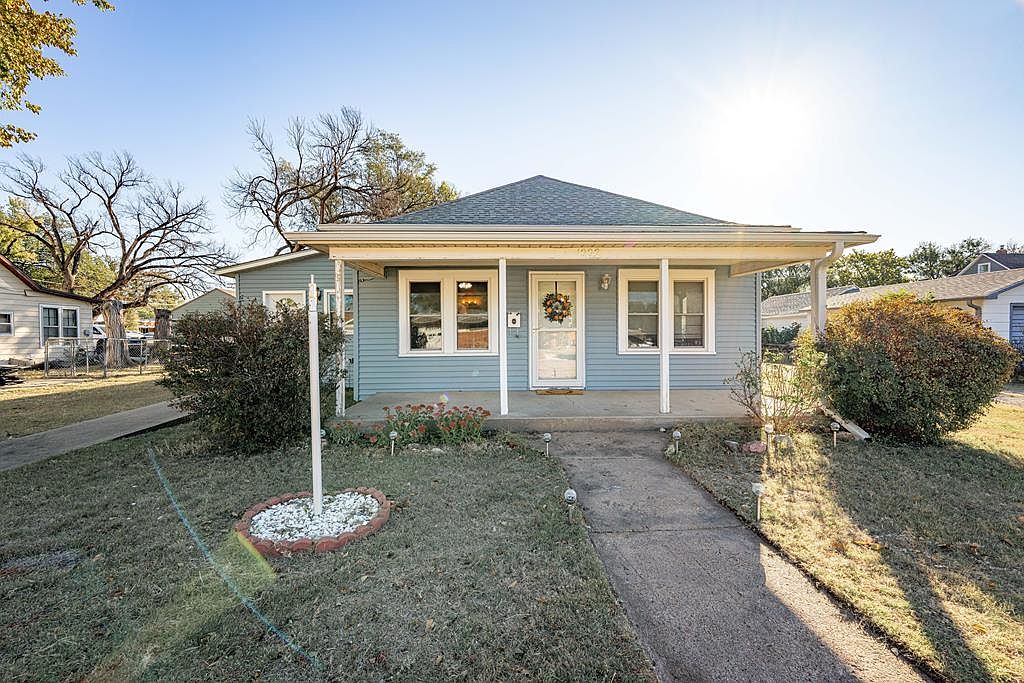 1009 N Grand Ave, Ellsworth, KS 67439 MLS 209331 Zillow