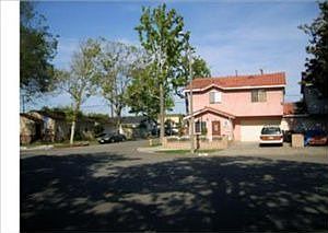 2nd image of 4842 Pacific Ave