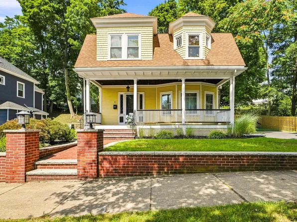 61 Lowell St, Reading, MA 01867