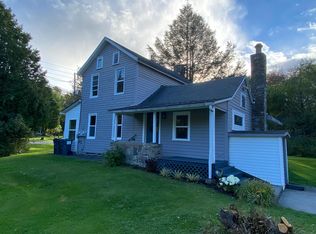 562 Laurel Dr, Tobyhanna, PA 18466