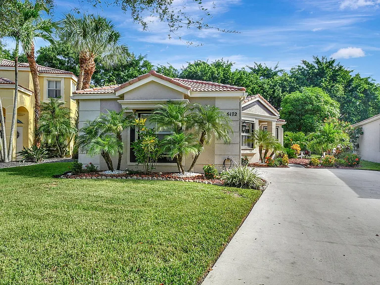 6172 Oak Bluff Way — Photo 1