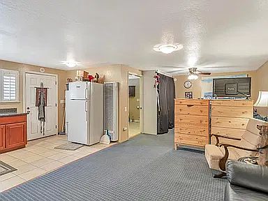 4th image of 671 S 14th St #2