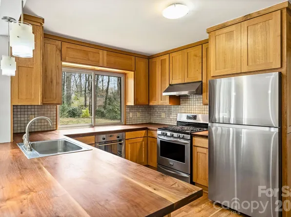 9436 Glen Brook Dr, Charlotte, NC 28215
