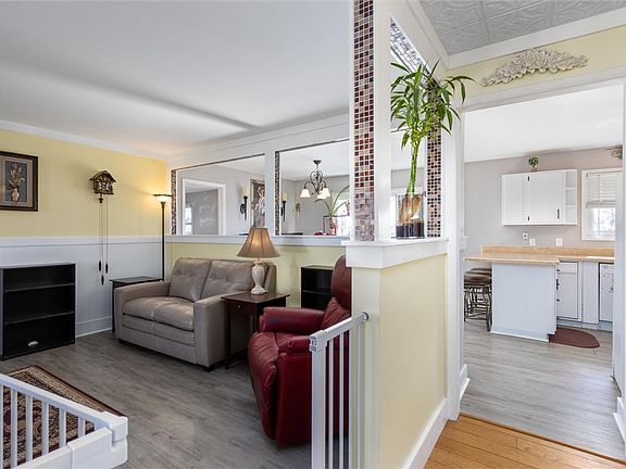 3rd image of 212 Tam Oshanter Rd