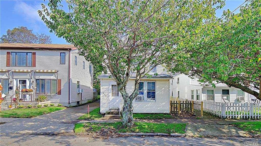 626 3rd St Greenport Ny 11944 Mls 3262504 Zillow