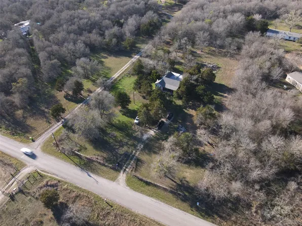 221 Lower Elgin Rd, Elgin, TX 78621