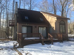 7214 Crescent Ln, Tobyhanna, PA