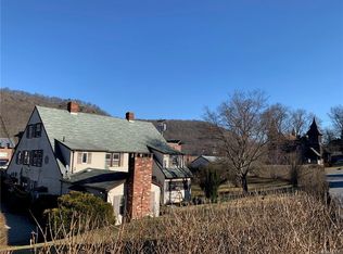 3 Store Rd, Tuxedo Park, NY 10987