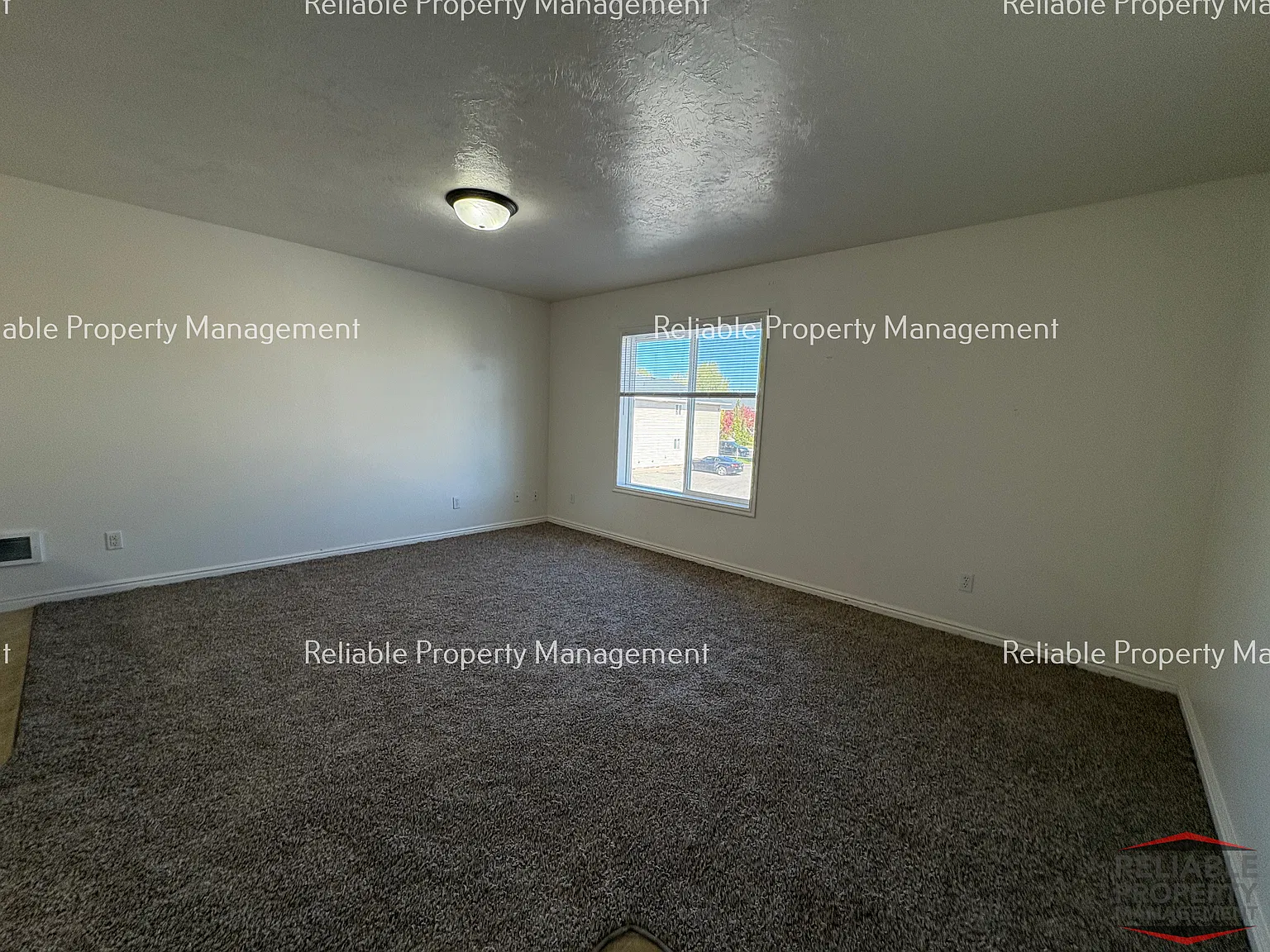 2 bed, 750 sqft, $1,095 — Photo 2