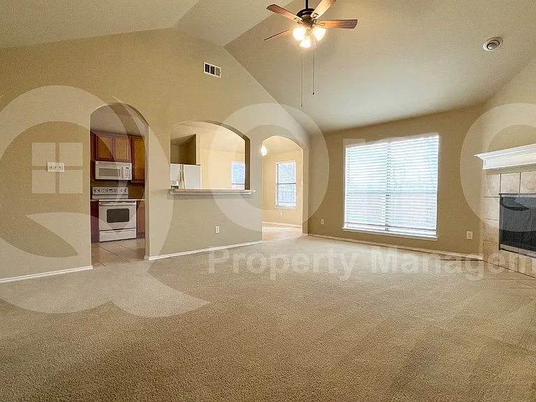 233 Niagara Falls Dr — Photo 7