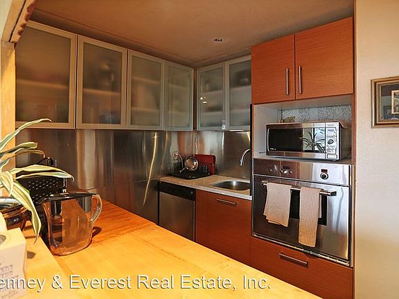 5th image of 2925 California St APT 5