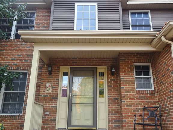 2nd image of 768 Ravinia Dr E