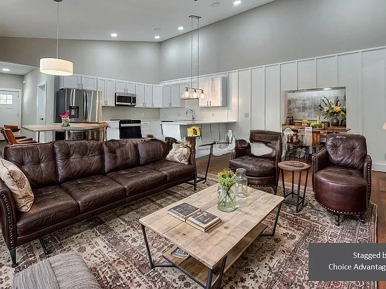 6388 W Flanders Ln — Photo 1