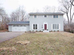 2422 Fairhaven Rd, Davenport, IA 52803