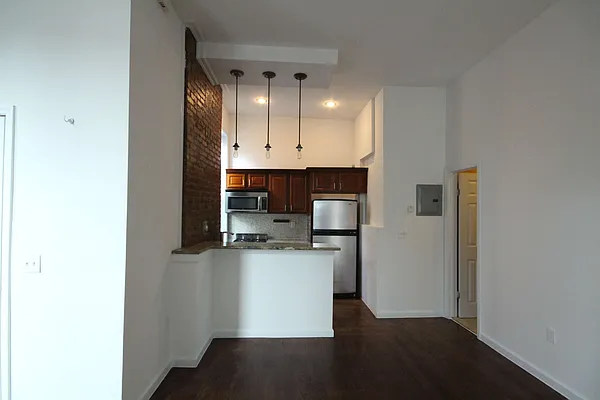 Rented by Rental Solutions Inc | media 35