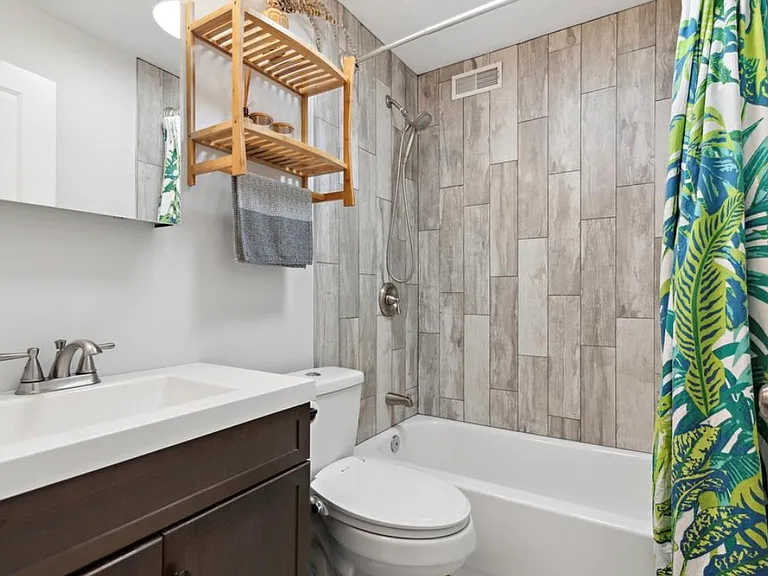 512 N Holly St #1 — Photo 4