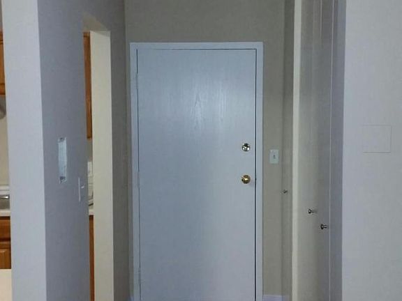 Front hall way into condo