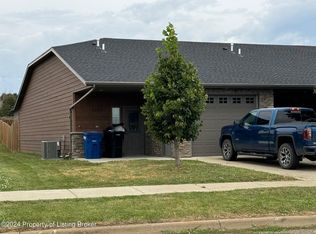 2264 1st St W, Dickinson, ND 58601